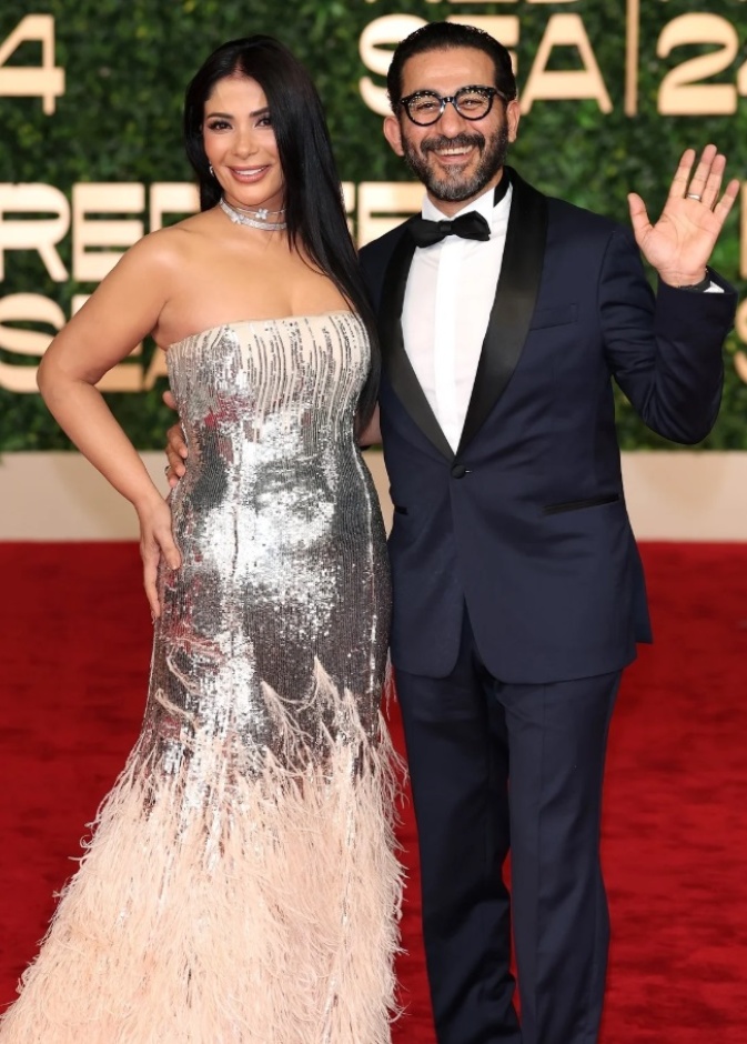 احمد حلمي يندم على سنوات اضاعها من دون زواج