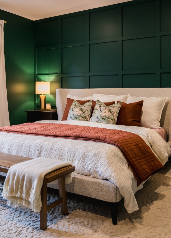 الأخضر الزمردي لألواح جدران غرفة النوم