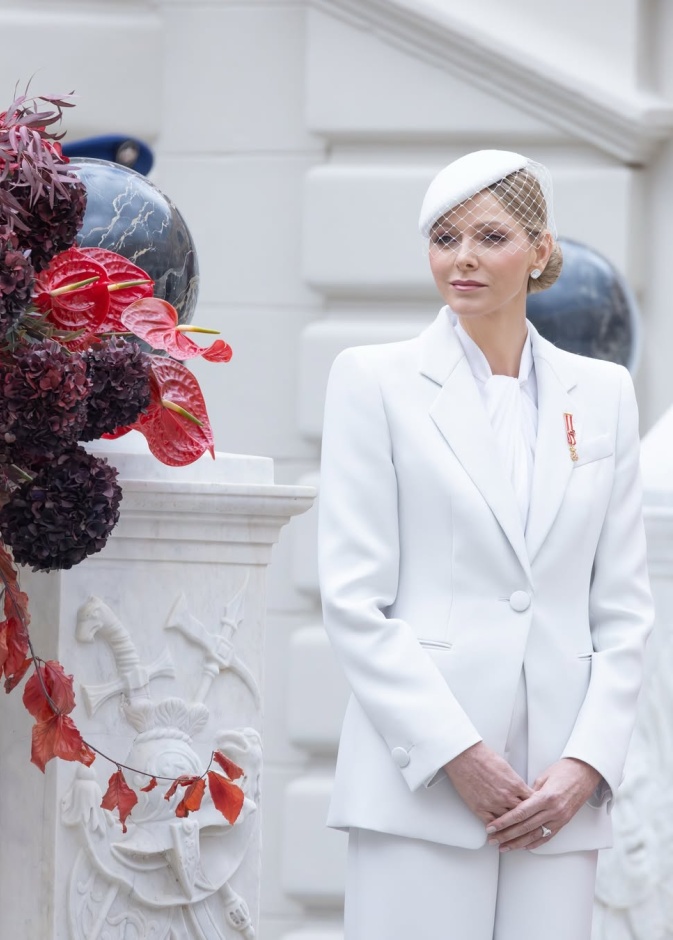 الأميرة شارلين ببدلة من ماركة Giorgio Armani