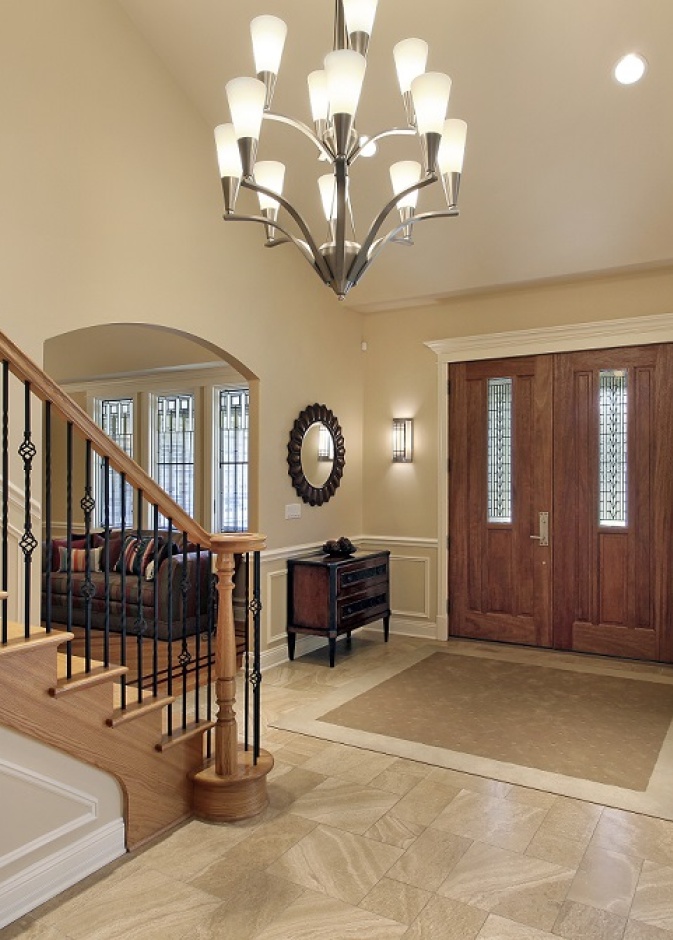 الإضاءات المناسبة قادرة على تحويل ممر المنزل إلى مشهد ساحر