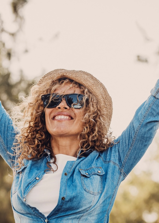 المشي الحسي في الطبيعة يعيد التوازن للإنسان