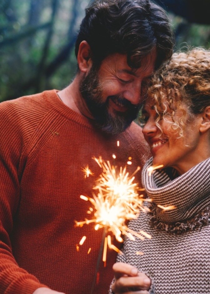 تحويل اللحظات البسيطة بين الزوجين إلى ترق ورفاهية وسعادة ليس بالأمر الصعب