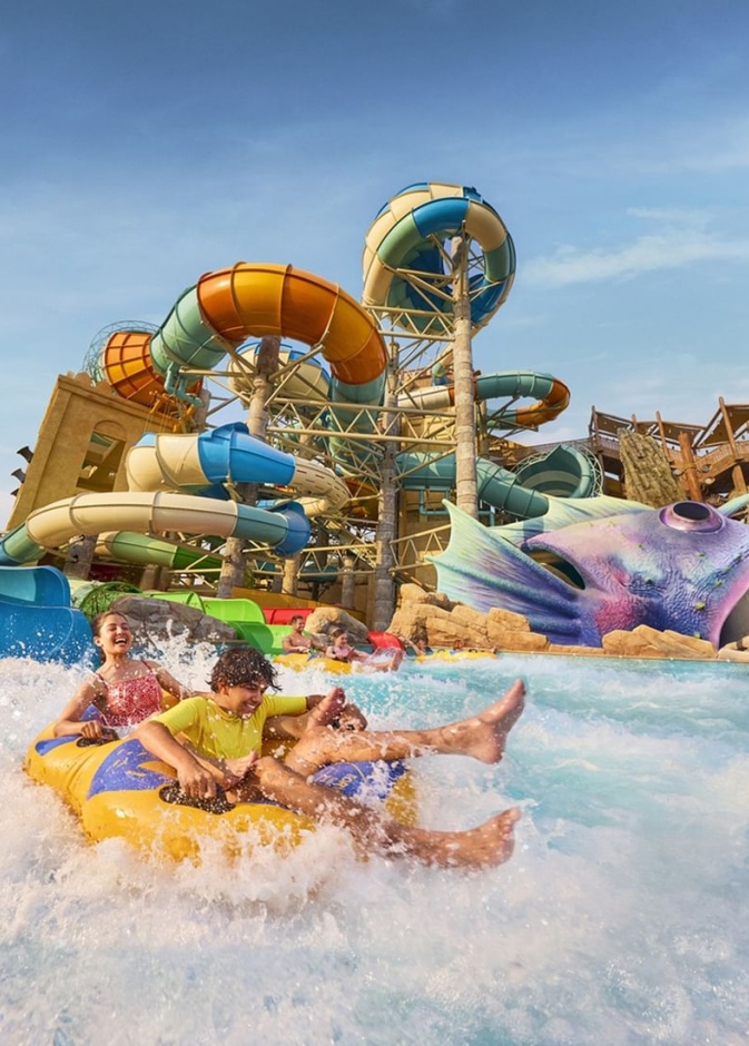 دليلك لرحلة ترفيهية لا تُنسى في أحضان جزيرة ياس.. 8 تجارب استثنائية لعشاق المغامرة