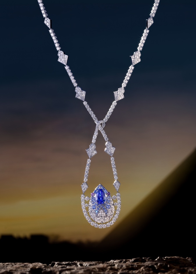 دار Mouawad تكشف مجموعة Illuminated Wonders المستوحاة من الأجرام السماوية