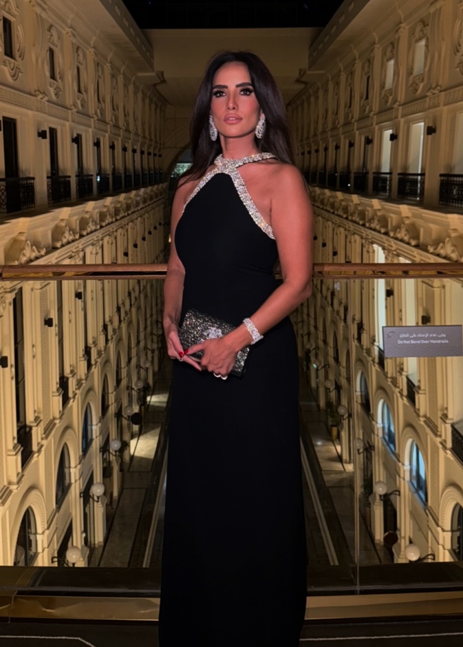 زينة بطلة ورد وشوكولاتة بأجمل تصاميم المجوهرات