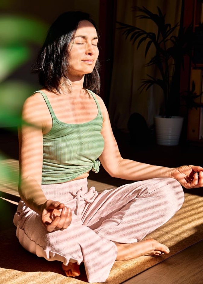 ممارسة تمارين اليقظة الذهنية التي تهدف إلى تهدئة توترات جسم