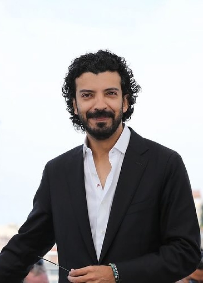 تفاصيل فيلم العيون الساهرة