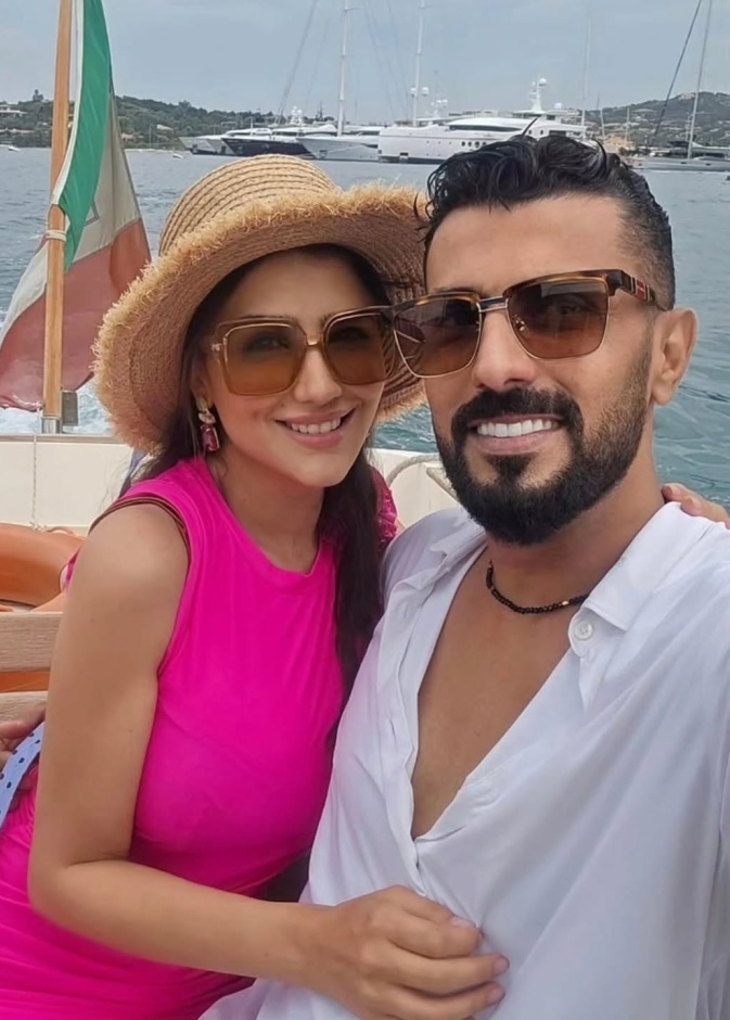 أجمل إطلالات ومجوهرات النجمات في عيد الحب المصري