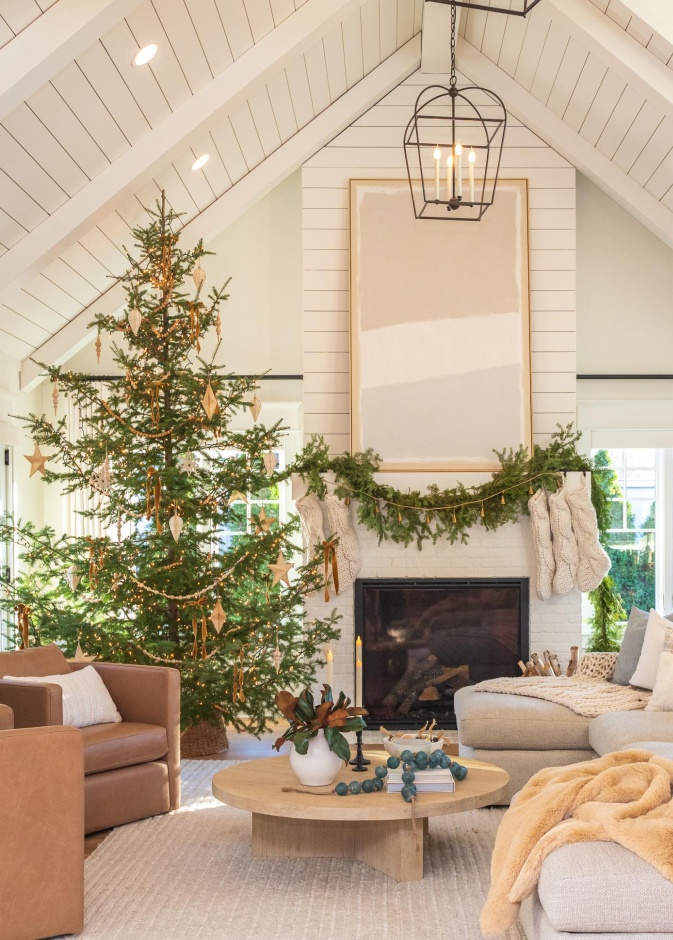 هناك العديد من الطرق للحفاظ على نضارة شجرة الكريسماس طوال فترة أعياد الميلاد