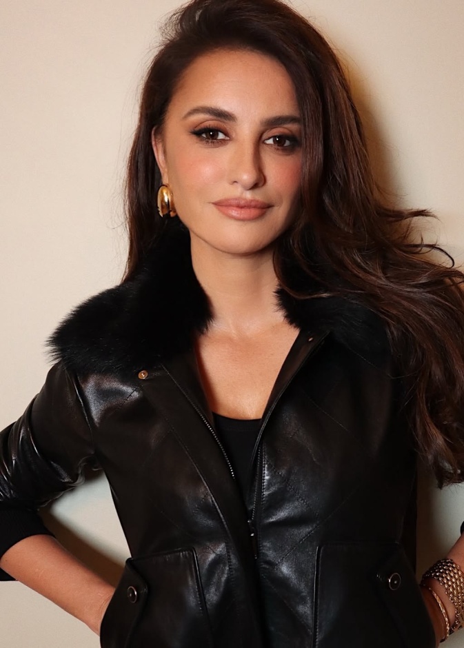 النجمة بينلوبي كروز- صورة من انستغرام Hung Vanngo