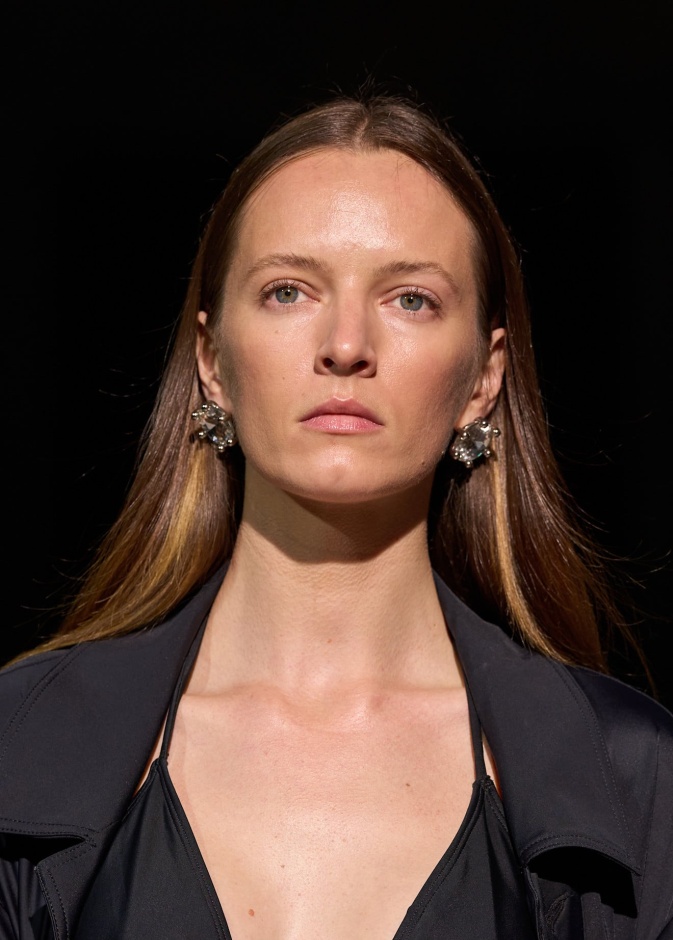 تقنيات تجميلية تجعل إطلالتك فاخرة بدون تدخل جراحي