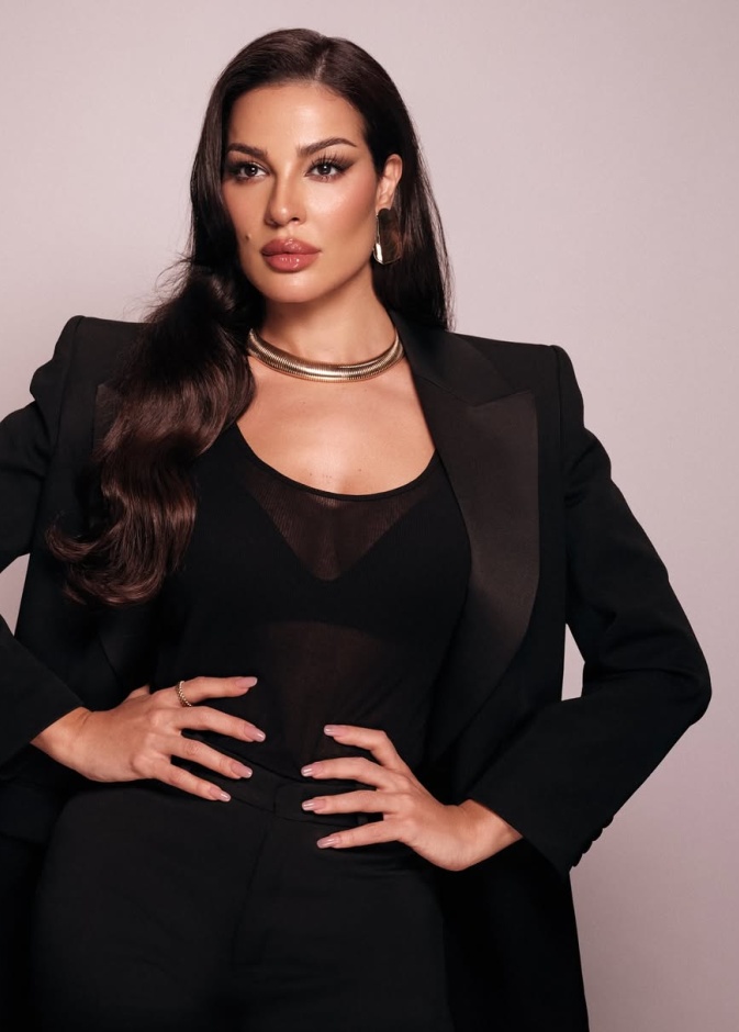 تهتم نادين نجيم بالصيحات الجمالية cover