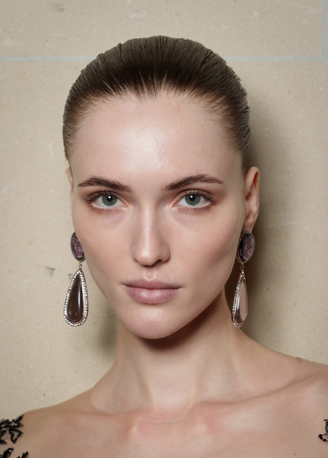 رسمات الكحل البني الرفيعة من دار Georges Hobeika