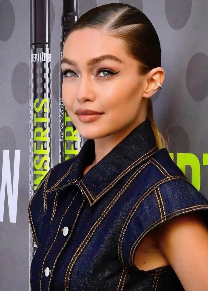 رسمات المكياج البني مع الايلاينر المجنح بأسلوب Gigi Hadid