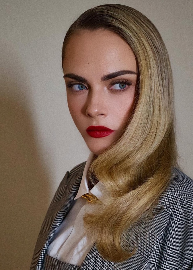 كارا ديليفين صورة من انستغرام RENATO CAMPORA