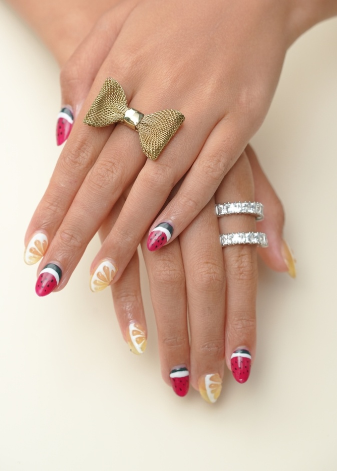 خياراتنا من ماسكات طبيعية لتغذية الأظافر والجلد المحيط بها