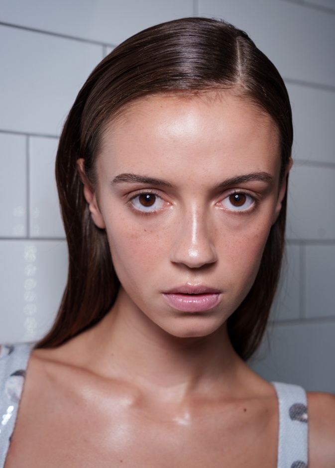  كيف تختارين أفضل مرطب للبشرة الجافة؟