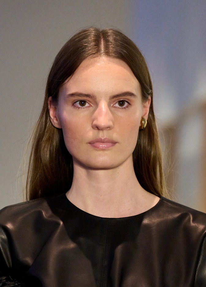 اكتشفي  أفضل الزيوت المهدئة للأكزيما مع ترطيب عميق للبشرة