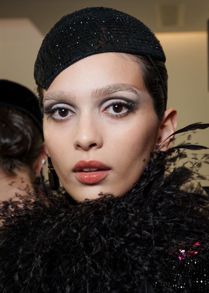 أفضل 5 زيوت لتقوية الرموش ومنع تساقطها