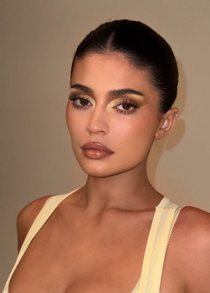 كايلي جينر تعيد موضة الـ Butter Makeup بمكياجها