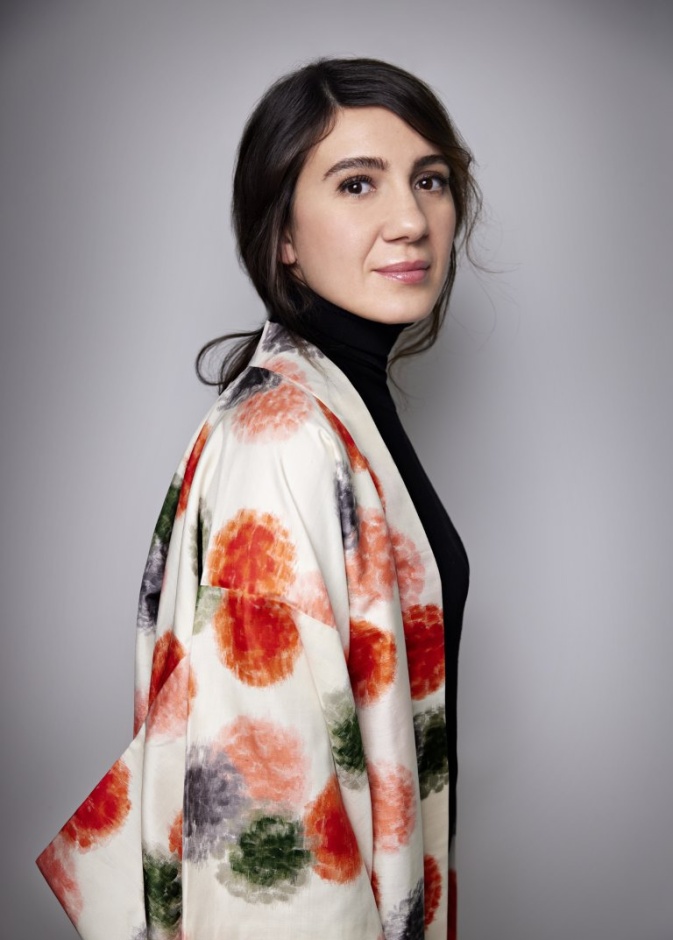 مجلة هي تلتقي مع ماريا بورو  رئيسة معرض سالوني ديل موبيلي