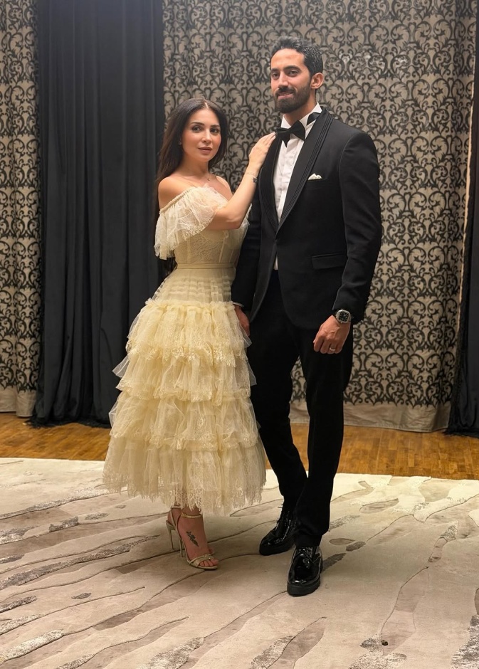 إطلالة مي عز الدين في حفل عقد قرانها