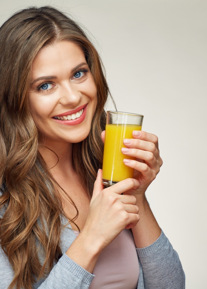 8 أطعمة شائعة تسبب الانتفاخ… وكيف تتجنبيها بسهولة 