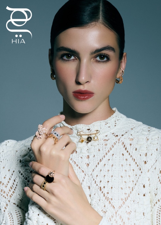 جلسة تصويرية خاصة بـ"هي"... بريق "ديور" لغة لا تحتاج إلى كلمات