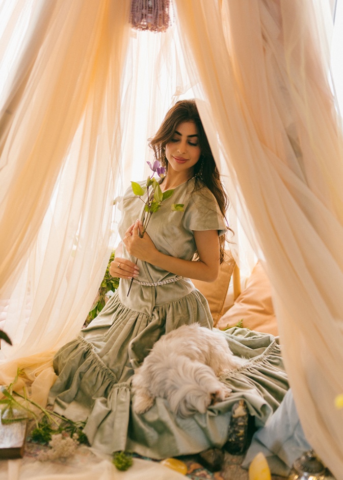 الفنانة والكاتبة السعودية لينا الناصر