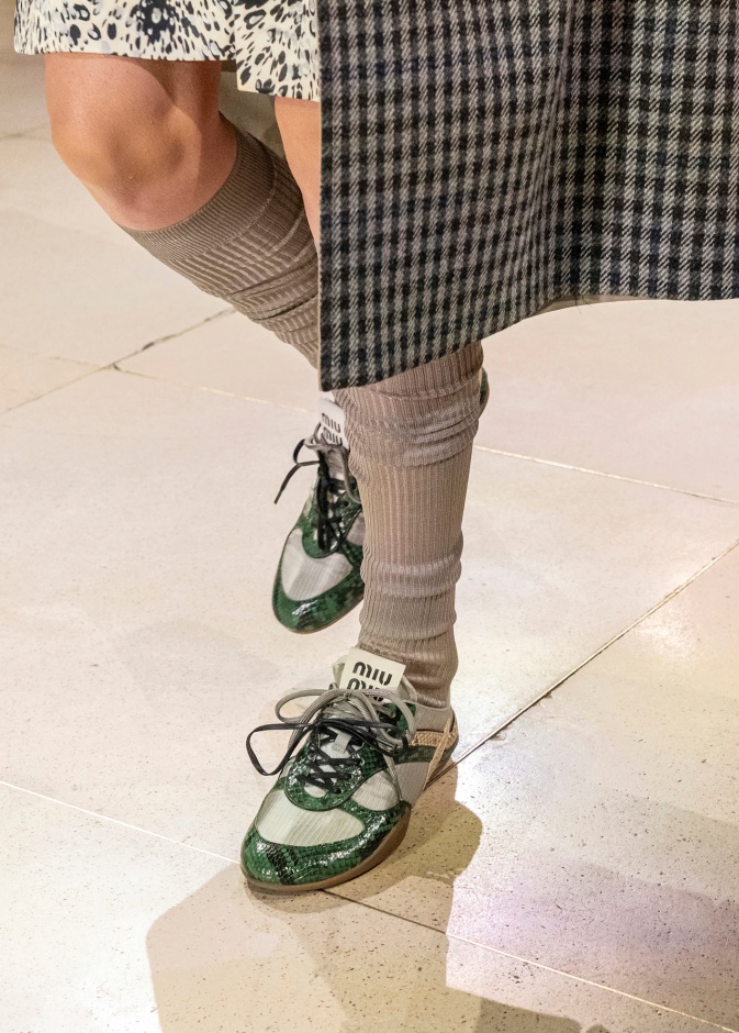 صيحة السنيكرز لشتاء 2025 