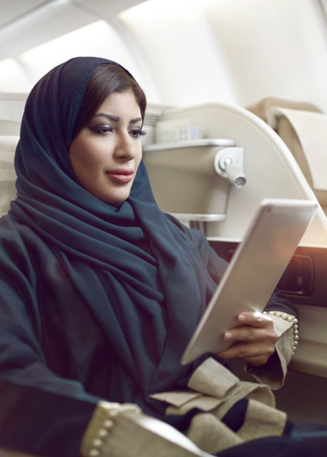 الخطوط السعودية تطلق الإنترنت فائق السرعة مجانًا لدعم رؤية 2030