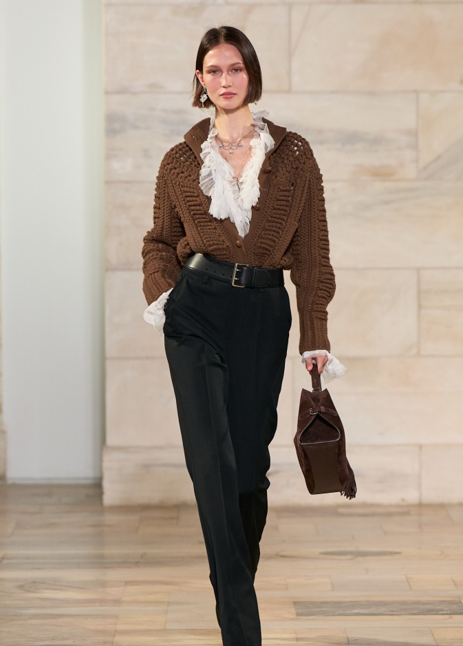 تنسيق الأسود مع البني من Ralph Lauren