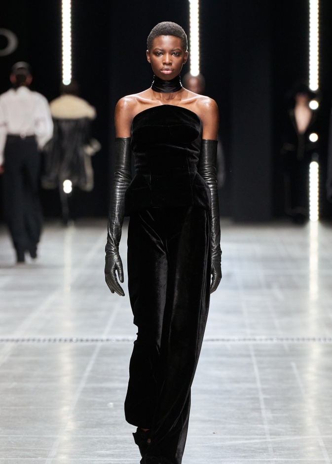 قماش المخمل لموسم شتاء 2026 بأسلوب Ermanno Scervino