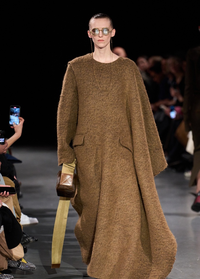 فساتين شتوية دافئة من Uma Wang