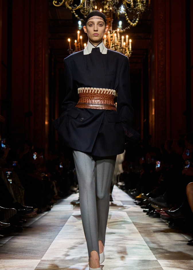 6 إكسسوارات لا غنى عنها لإطلالة موسم خريف وشتاء 2025