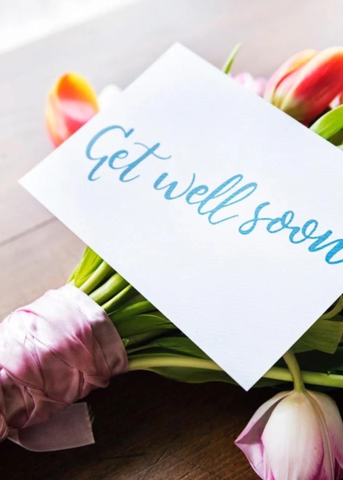 دعاء ورسائل تهنئة بالسلامة بعد العملية الجراحية للأصدقاء والعائلة