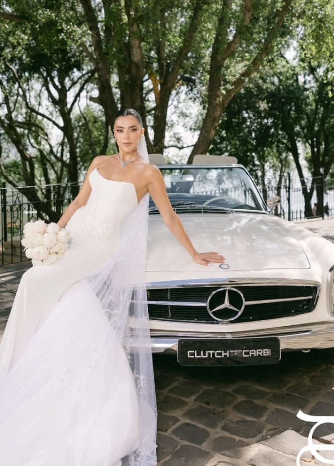 ستيفاني عطالله بفستان الزفاف