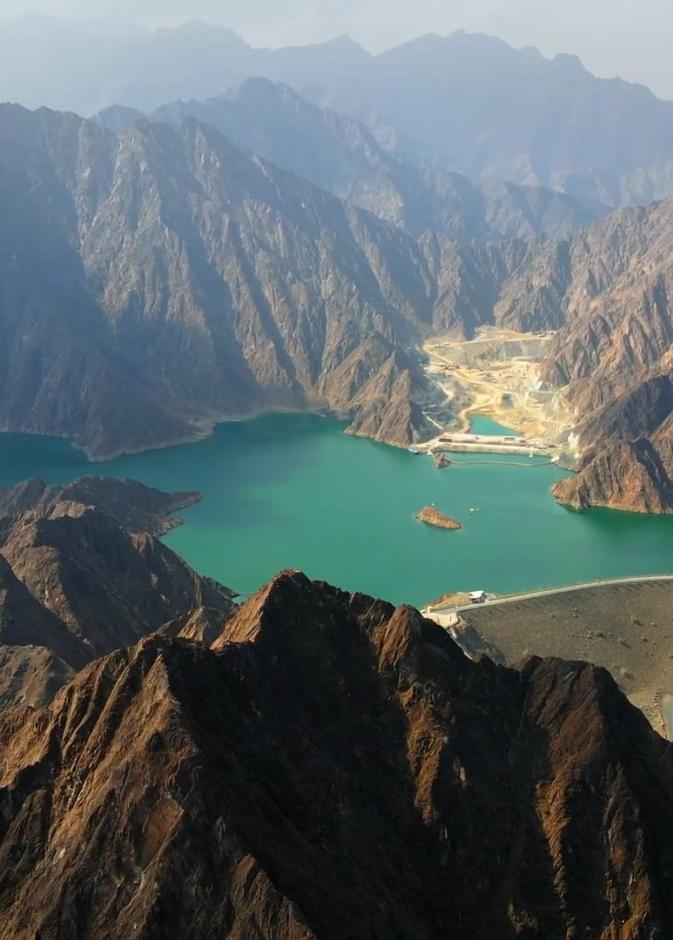 ليالي حتّا الثقافية… حين تتحوّل الجبال إلى مسرح للفن والتراث