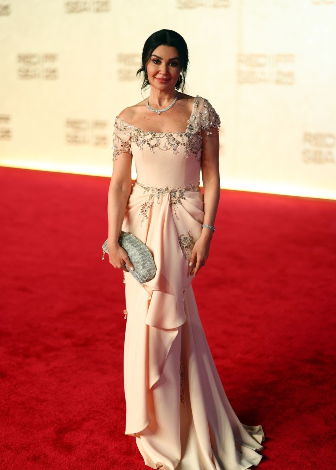 أروى جودة بتوقيع دار عدنان أكبر