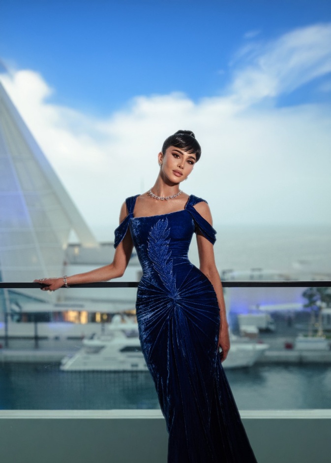 تعرفي على دور المجوهرات العالمية التي زيّنت إطلالات نجمات البحر الأحمر السينمائي