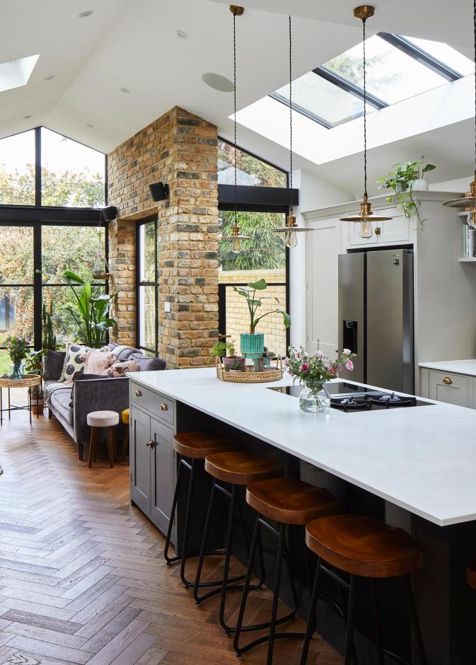 اختيارات تصميمية كانت أنيقة سابقًا قد تتحول إلى عناصر تُثقِل المساحة المنزلية