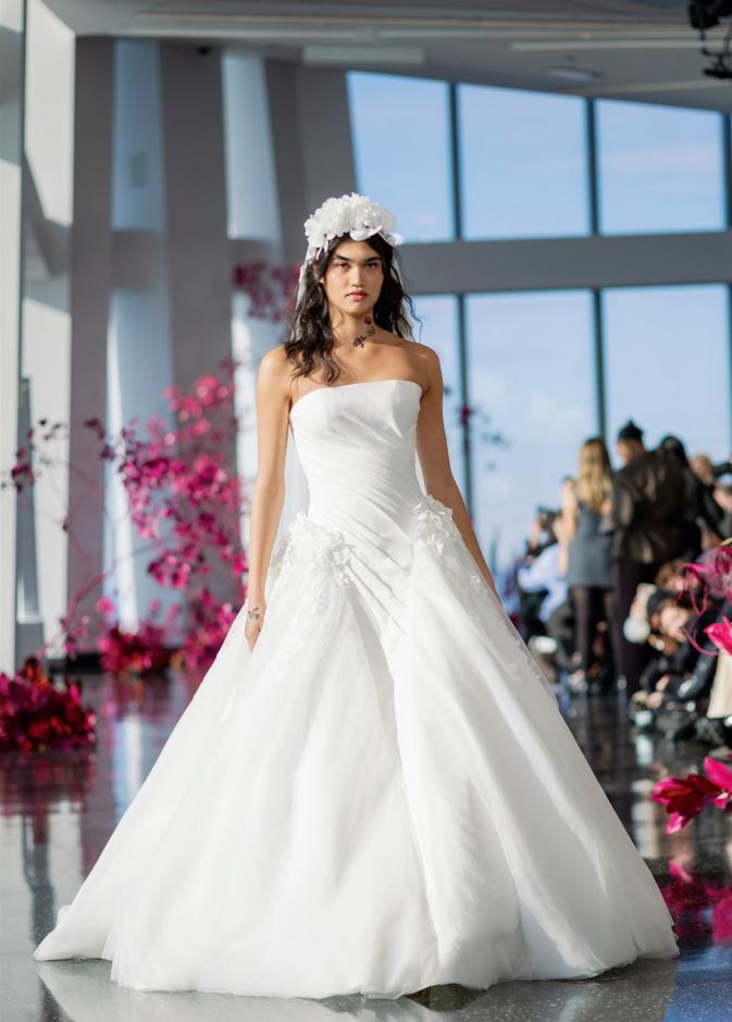 الزهور بدل الطرحة توقيع إيفا ليندال