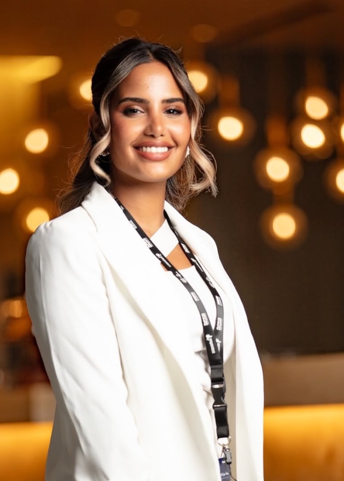 رماس الحازمي مخرجة فيلم أمّهات يبكينَ أيضًا