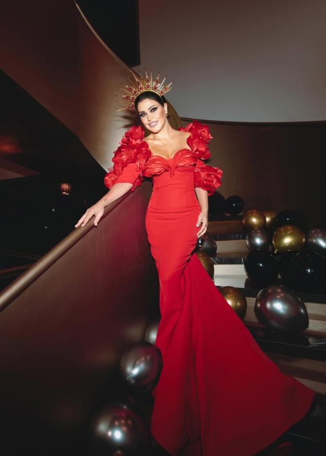 اللون الأحمر يرسم أناقة جومانا مراد في ختام عام 2025