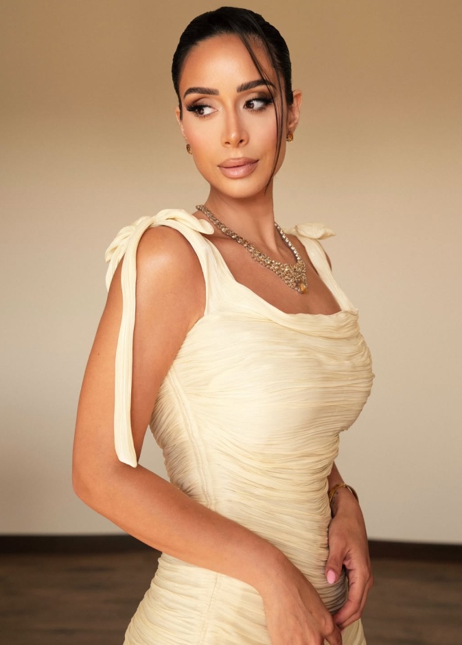 تختار بسنت شوقي لوك مكياج مختلف وراقي صورة من انستغرام بنست شوقي