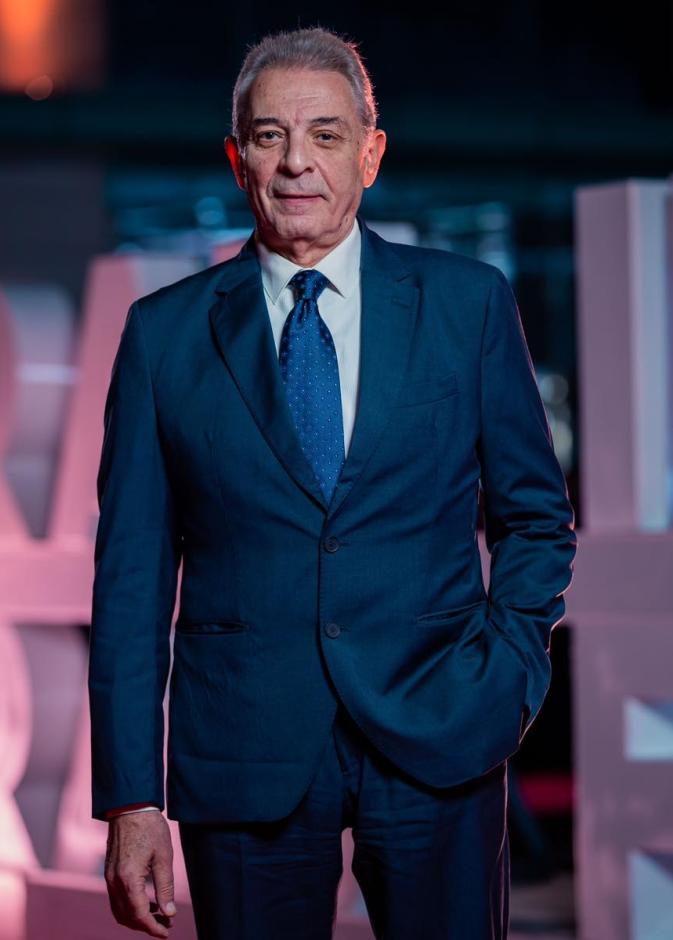 تفاصيل الأزمة الصحية للفنان محمود حميدة