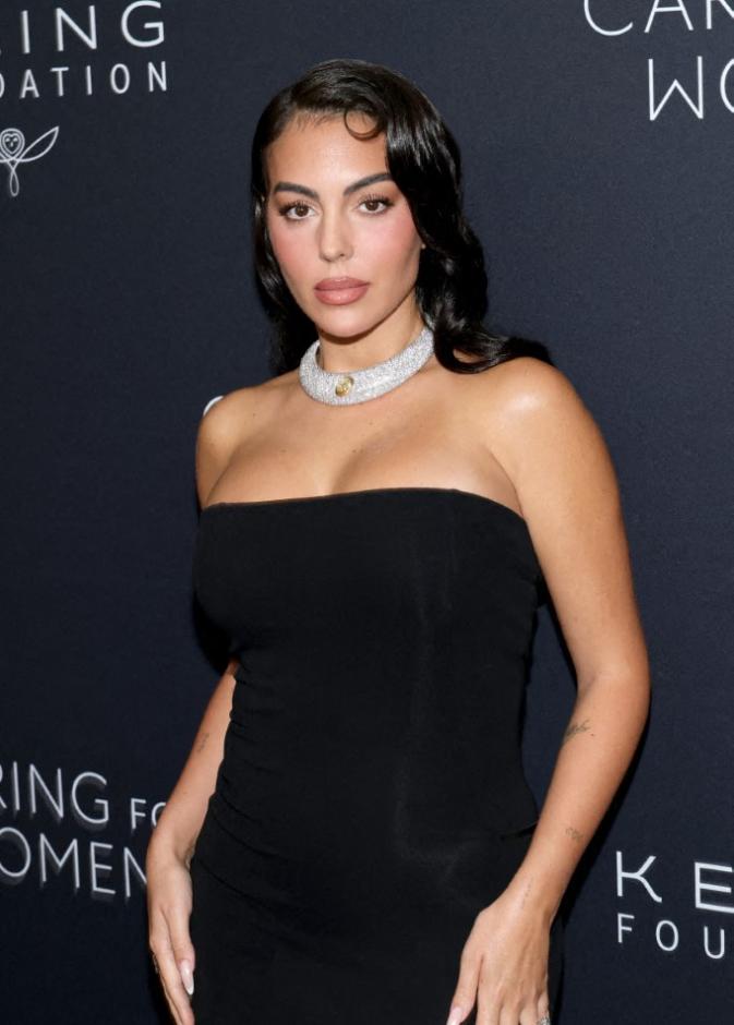 كريستيانو رونالدو يتقدم لحبيبته جورجينا رودريغيز بخاتم زواج خيالي