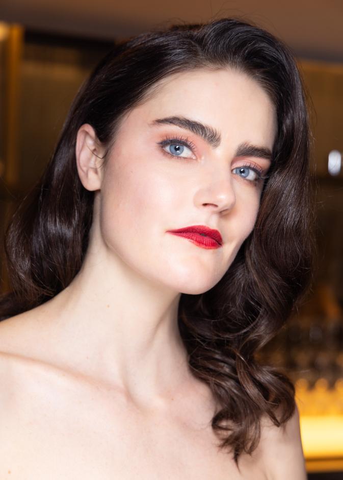 إبدئي عام 2026 بجمال المكياج الملوّن والصيحات المشرقة في جمالك