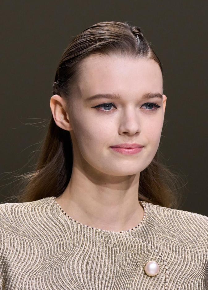 استعيدّي توازن بشرتك الدهنية بمكونات طبيعية لإشراقة خالية من العيوب في 2026