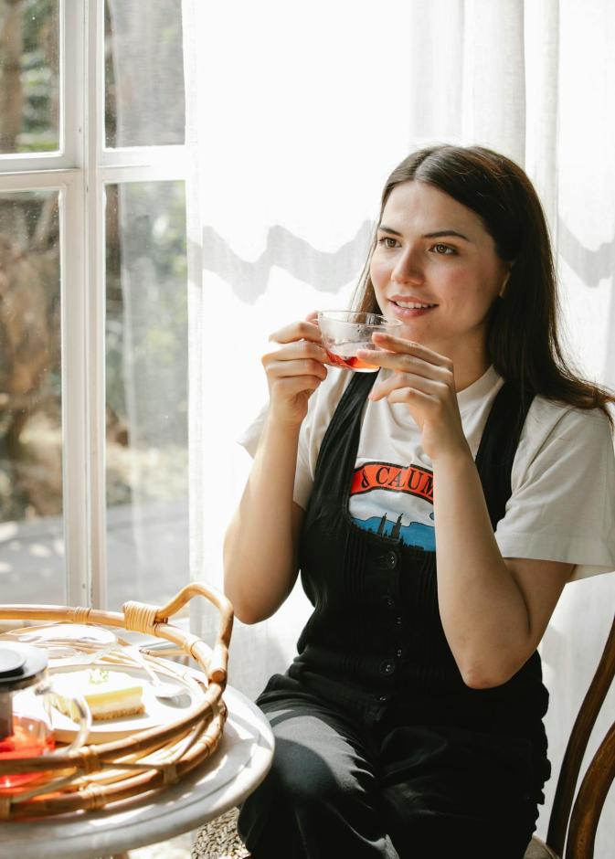 المشروبات الحارقة للدهون عامل مساعد وليس حلًا سحريًا.. إليكِ أفضلها